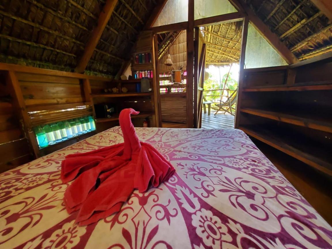 Derek'S Place Eco-Lodge Little Corn Island Exterior foto